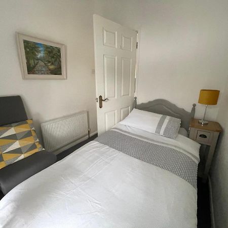 ニューリーHill View Houseアパートメント エクステリア 写真