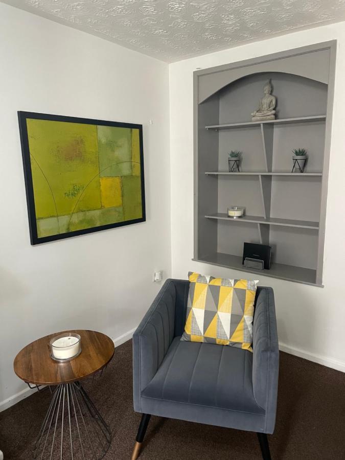 ニューリーHill View Houseアパートメント エクステリア 写真