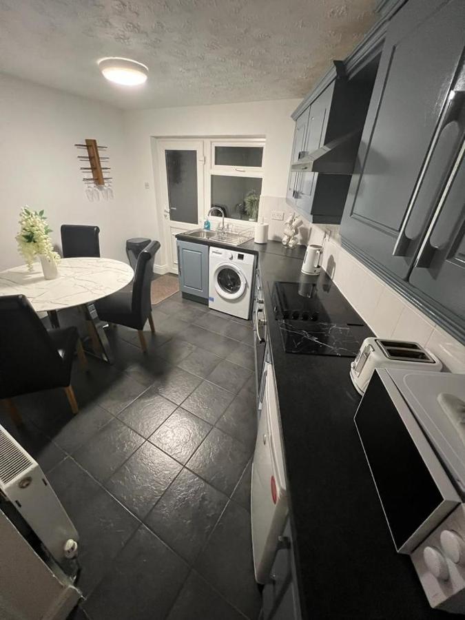 ニューリーHill View Houseアパートメント エクステリア 写真