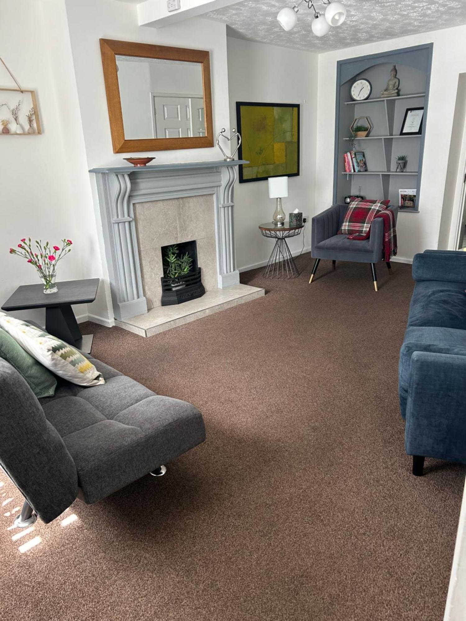 ニューリーHill View Houseアパートメント エクステリア 写真