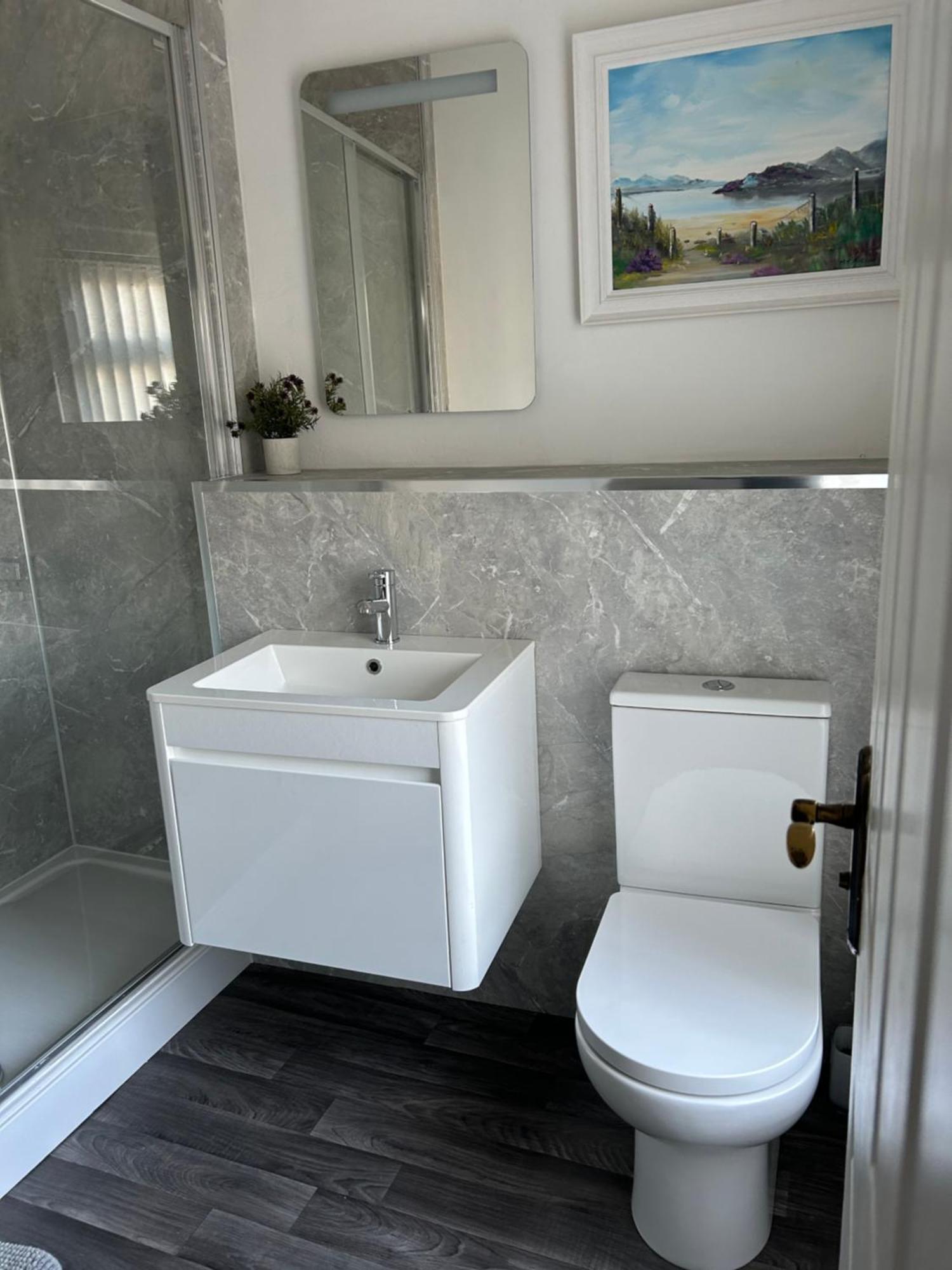 ニューリーHill View Houseアパートメント エクステリア 写真